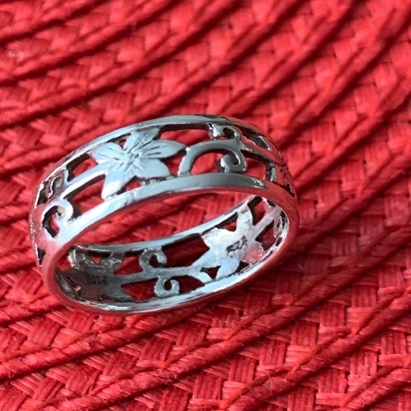 Sterling Silver Flower Ring - Picture 2 of 7